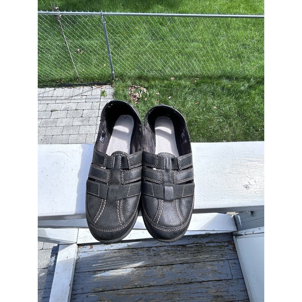 Clarks Women’s Black Leather Comfort Slip-On Shoes Size 7 M Casual Walking